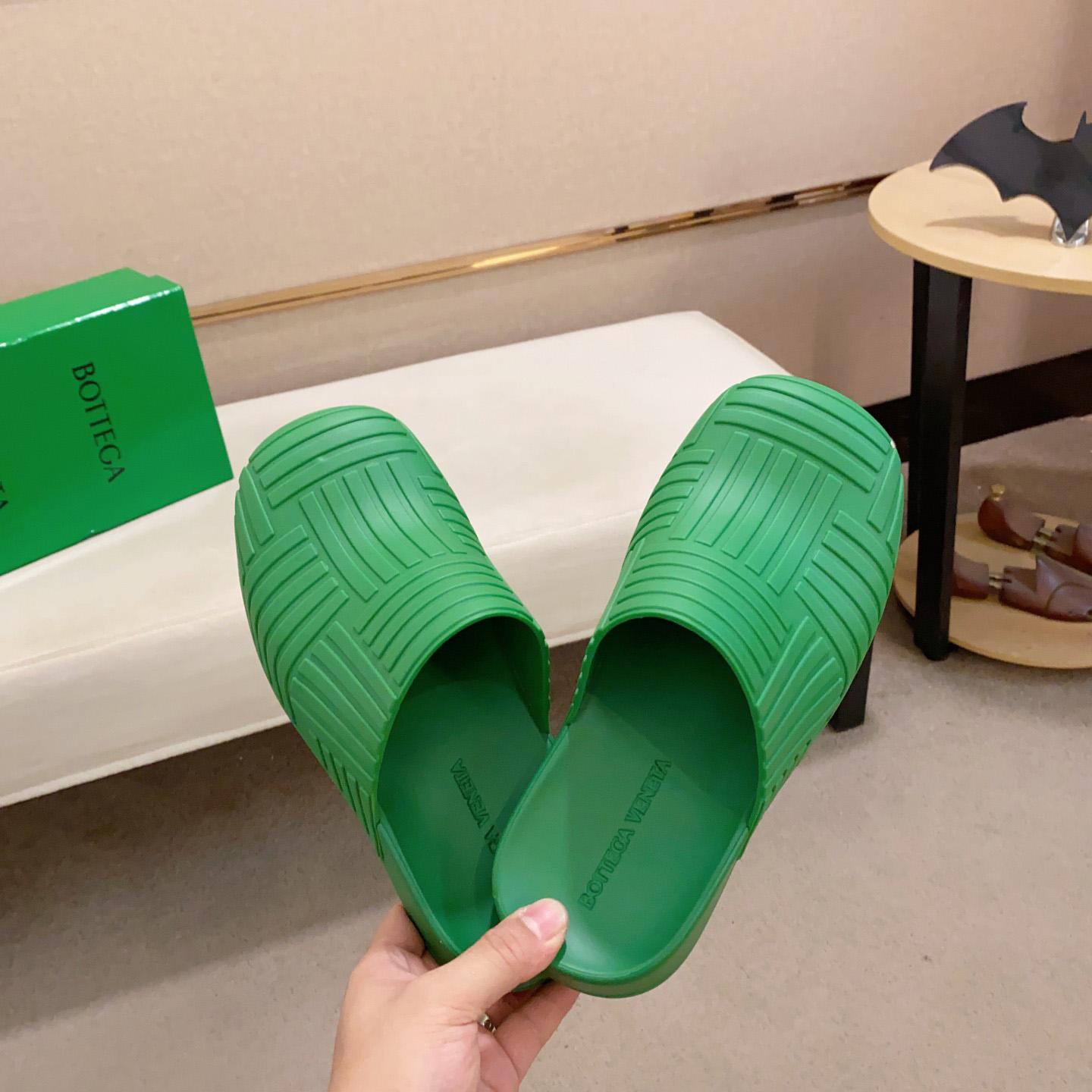 Bottega Veneta Rubber Clogs - FashionPlug