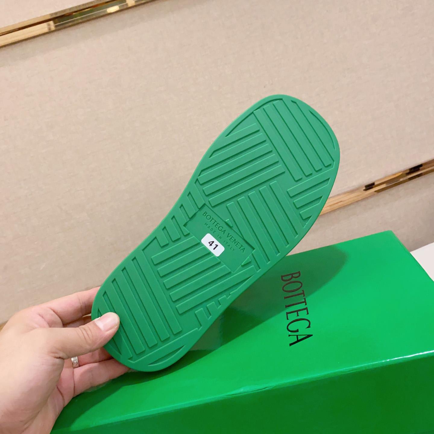 Bottega Veneta Rubber Clogs - FashionPlug
