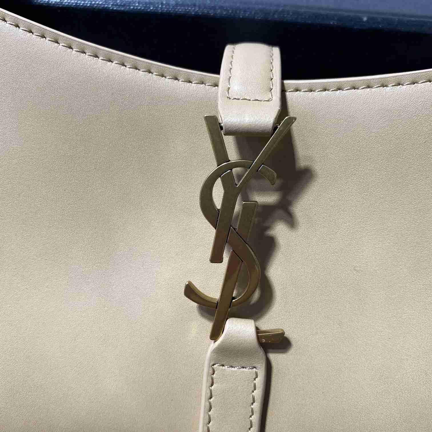 Saint Laurent Le 5 À 7 In Smooth Leather - FashionPlug