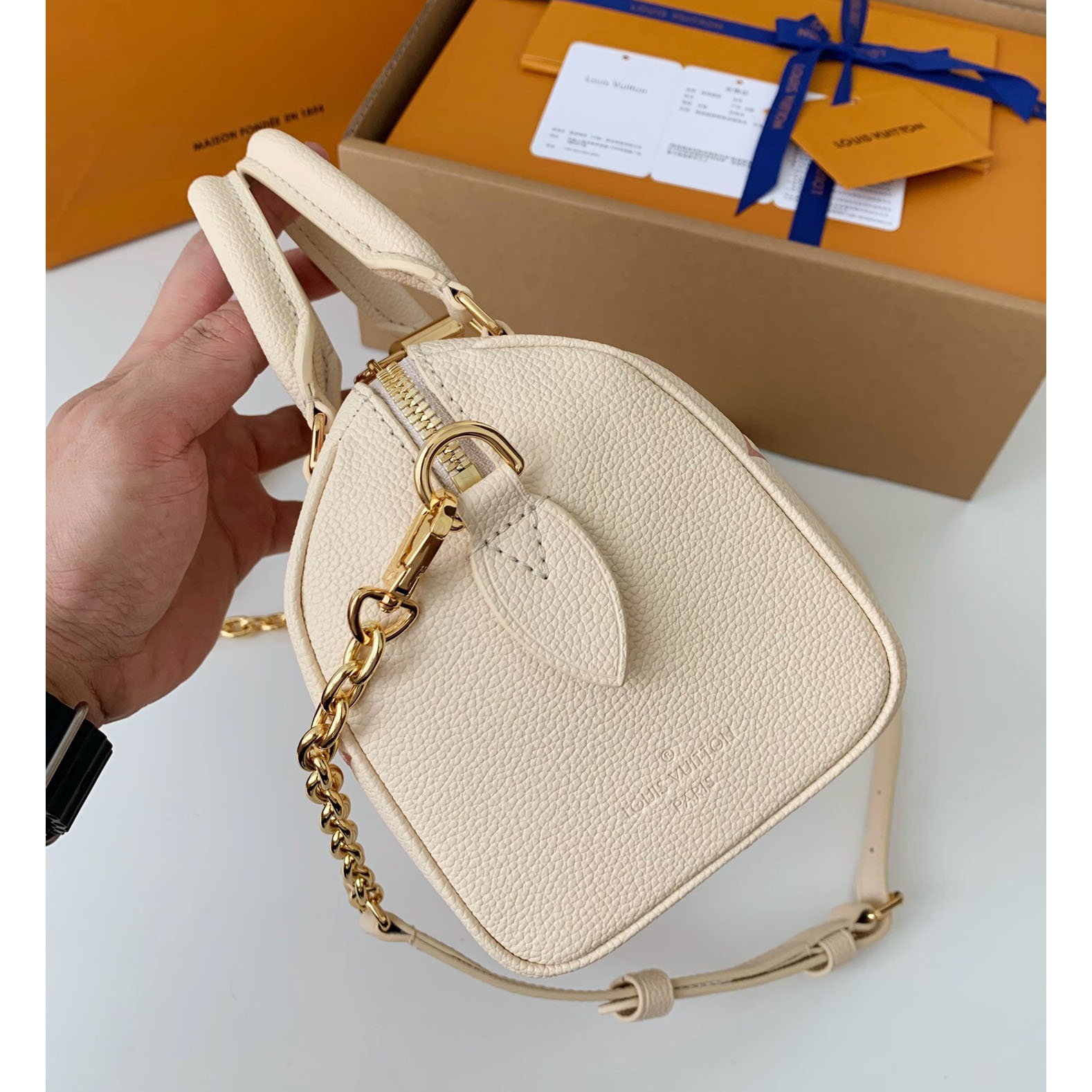 Louis Vuitton Speedy Bandouliere 20    M46397 - FashionPlug