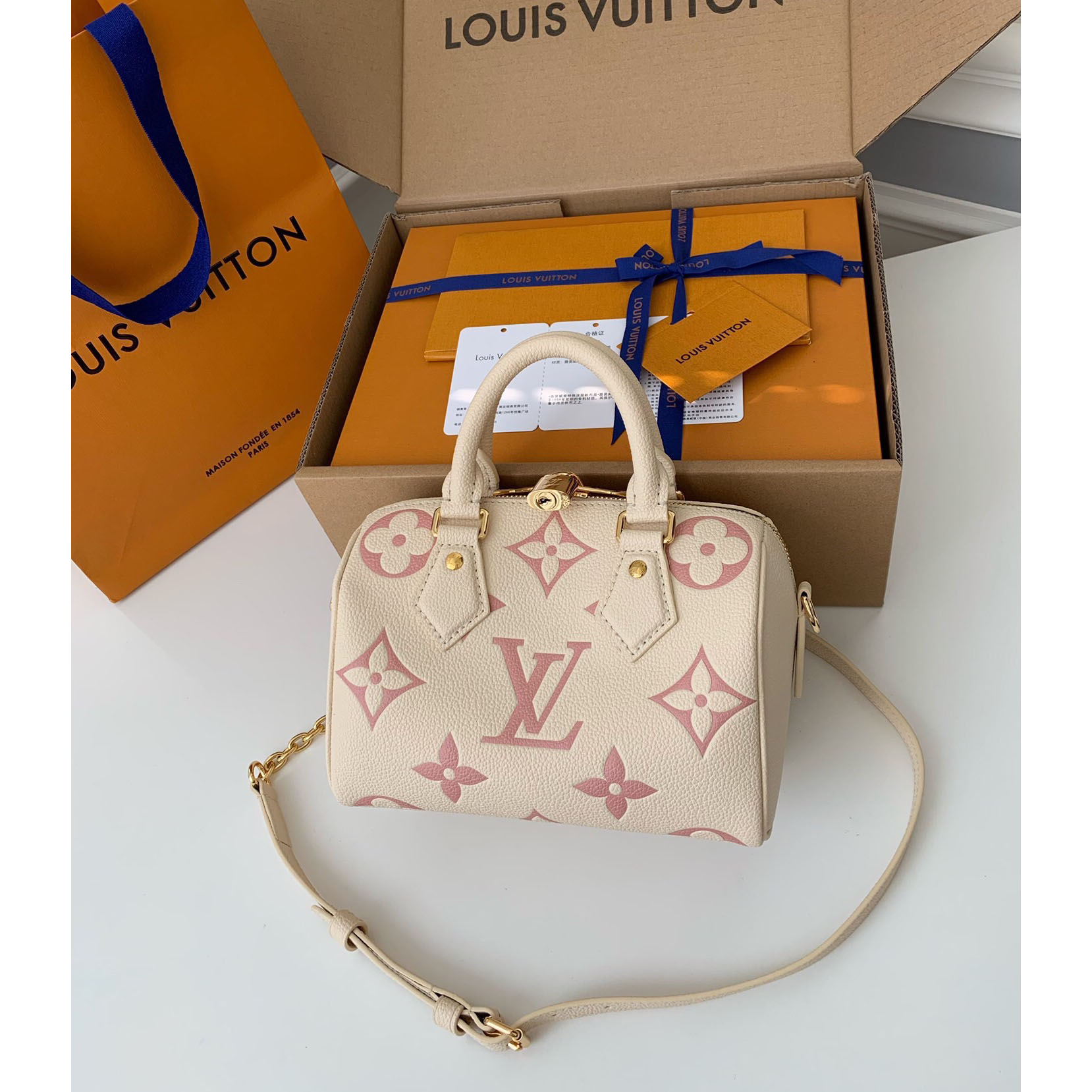Louis Vuitton Speedy Bandouliere 20    M46397 - FashionPlug