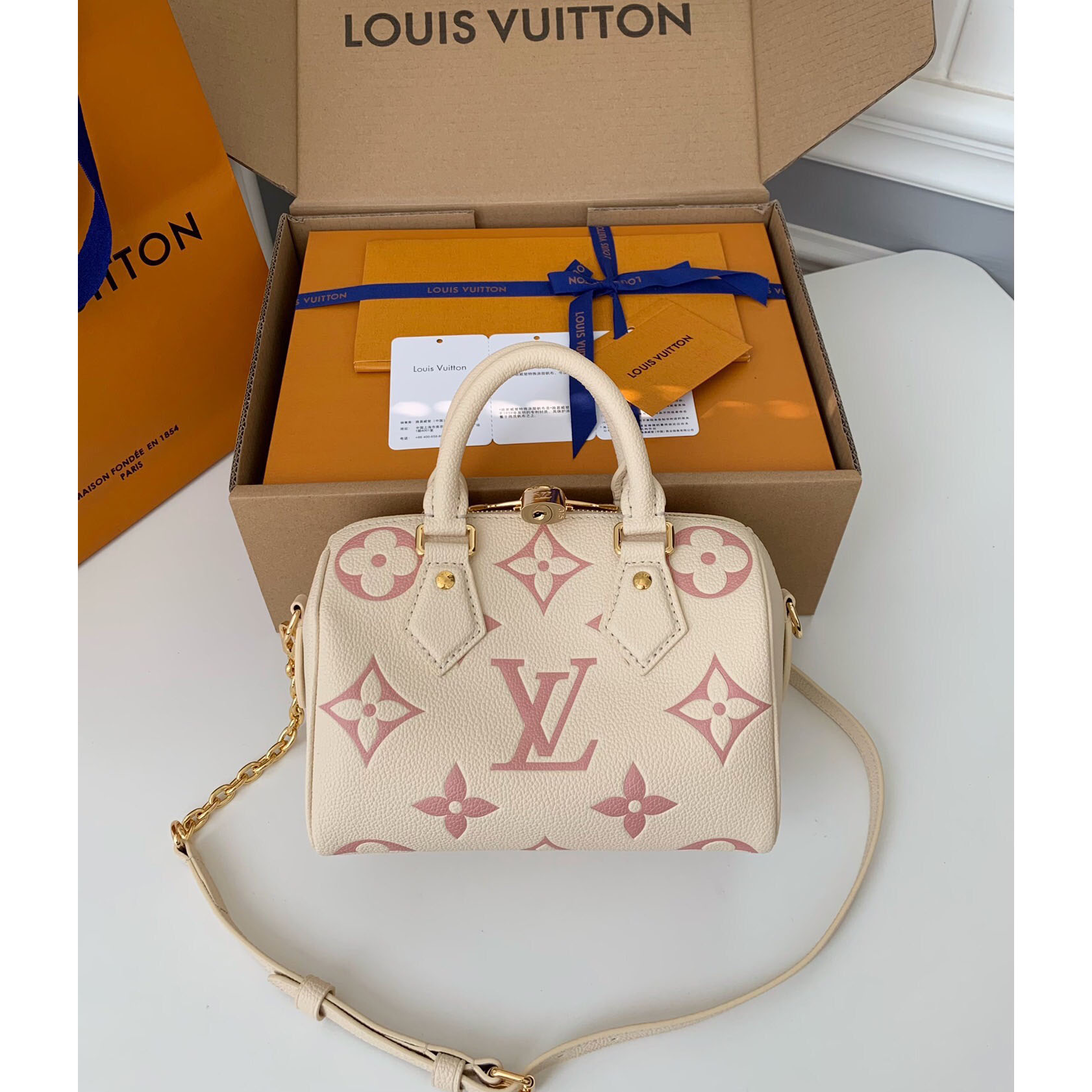 Louis Vuitton Speedy Bandouliere 20    M46397 - FashionPlug
