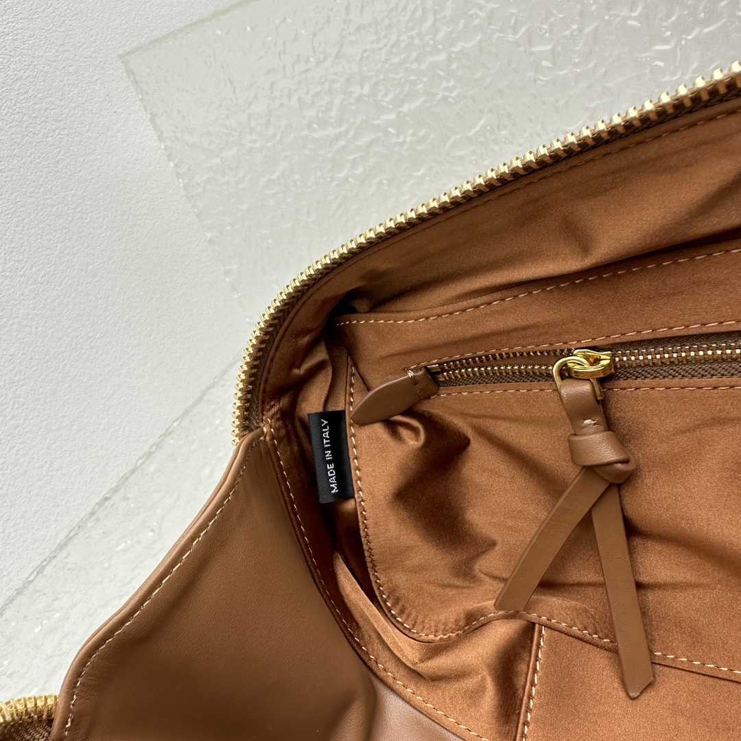 Miu Miu Arcadie leather bag - FashionPlug