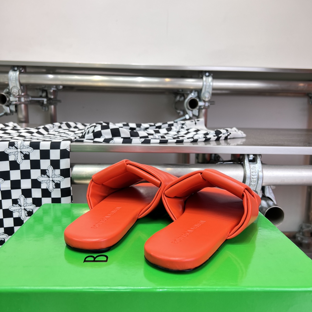 Bottega Veneta Patch Flat Mule - FashionPlug
