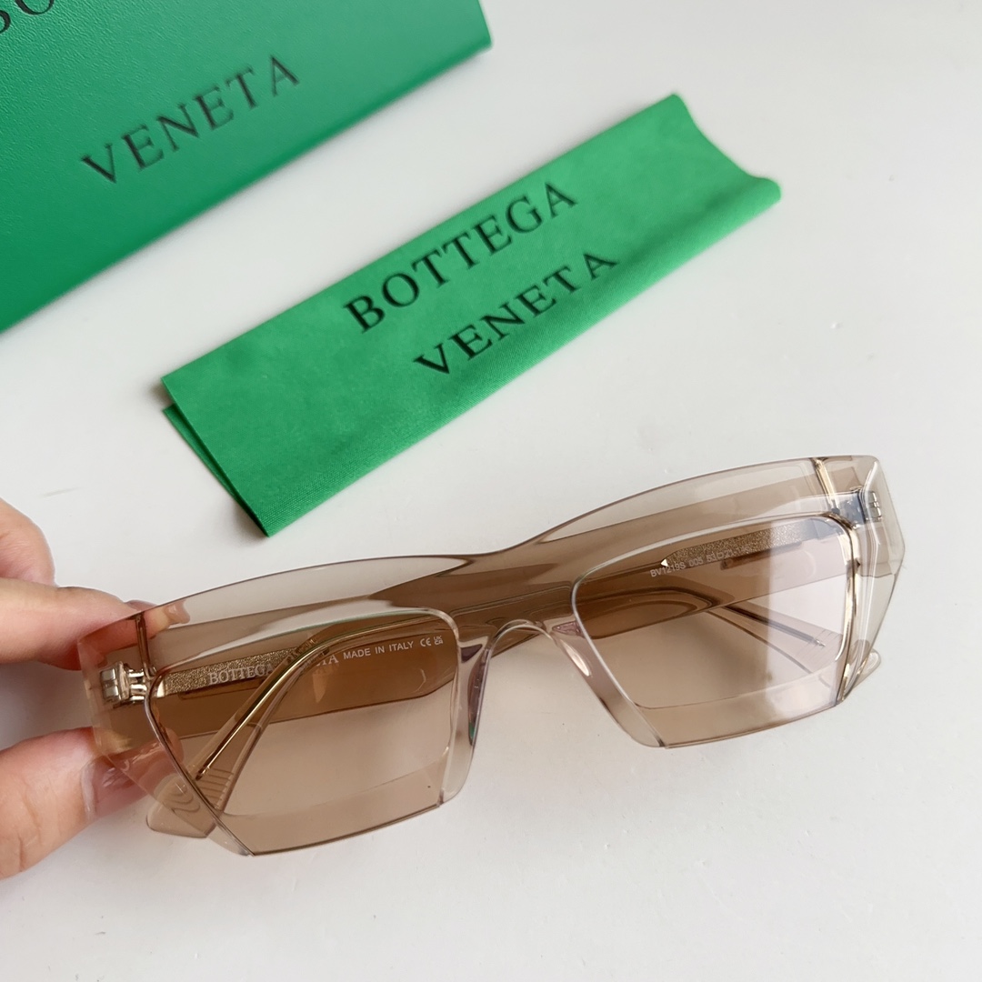 Bottega Veneta Cat-eye frame Sunglasses - FashionPlug