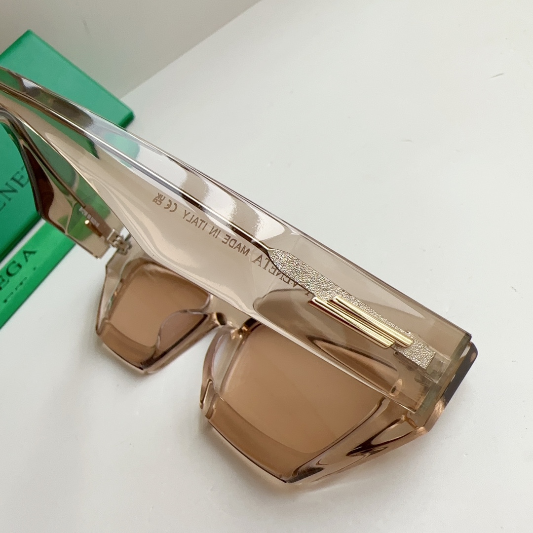 Bottega Veneta Cat-eye frame Sunglasses - FashionPlug