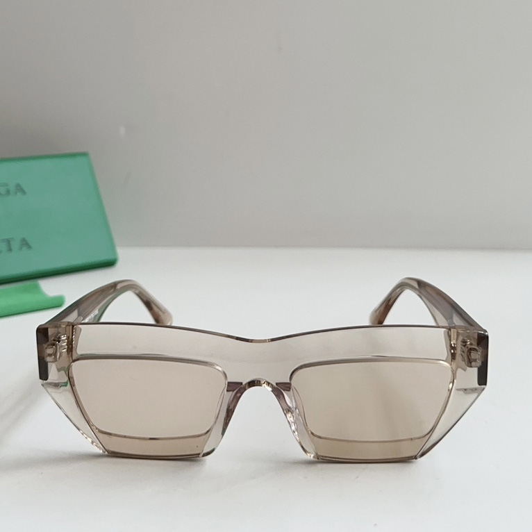 Bottega Veneta Cat-eye frame Sunglasses - FashionPlug