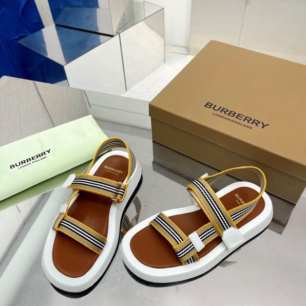 Burberry Icon Stripe Flat Sandals - FashionPlug