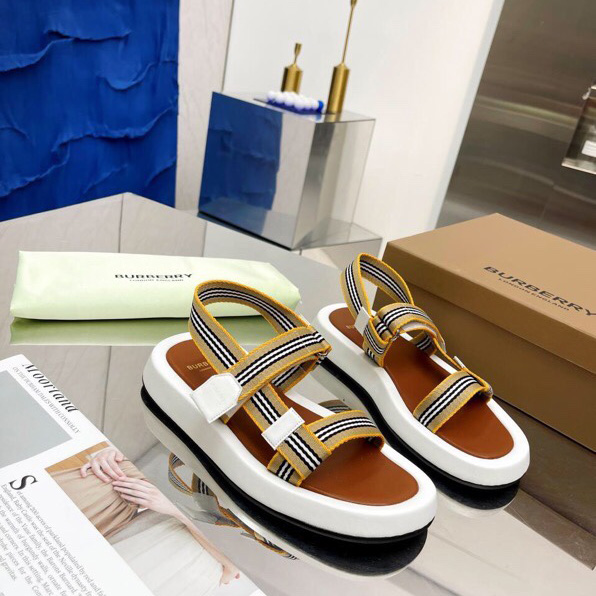 Burberry Icon Stripe Flat Sandals - FashionPlug