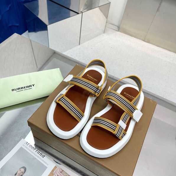 Burberry Icon Stripe Flat Sandals - FashionPlug