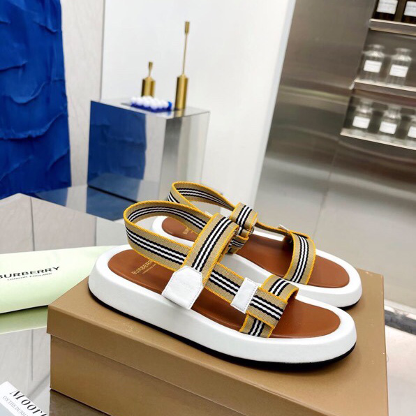 Burberry Icon Stripe Flat Sandals - FashionPlug