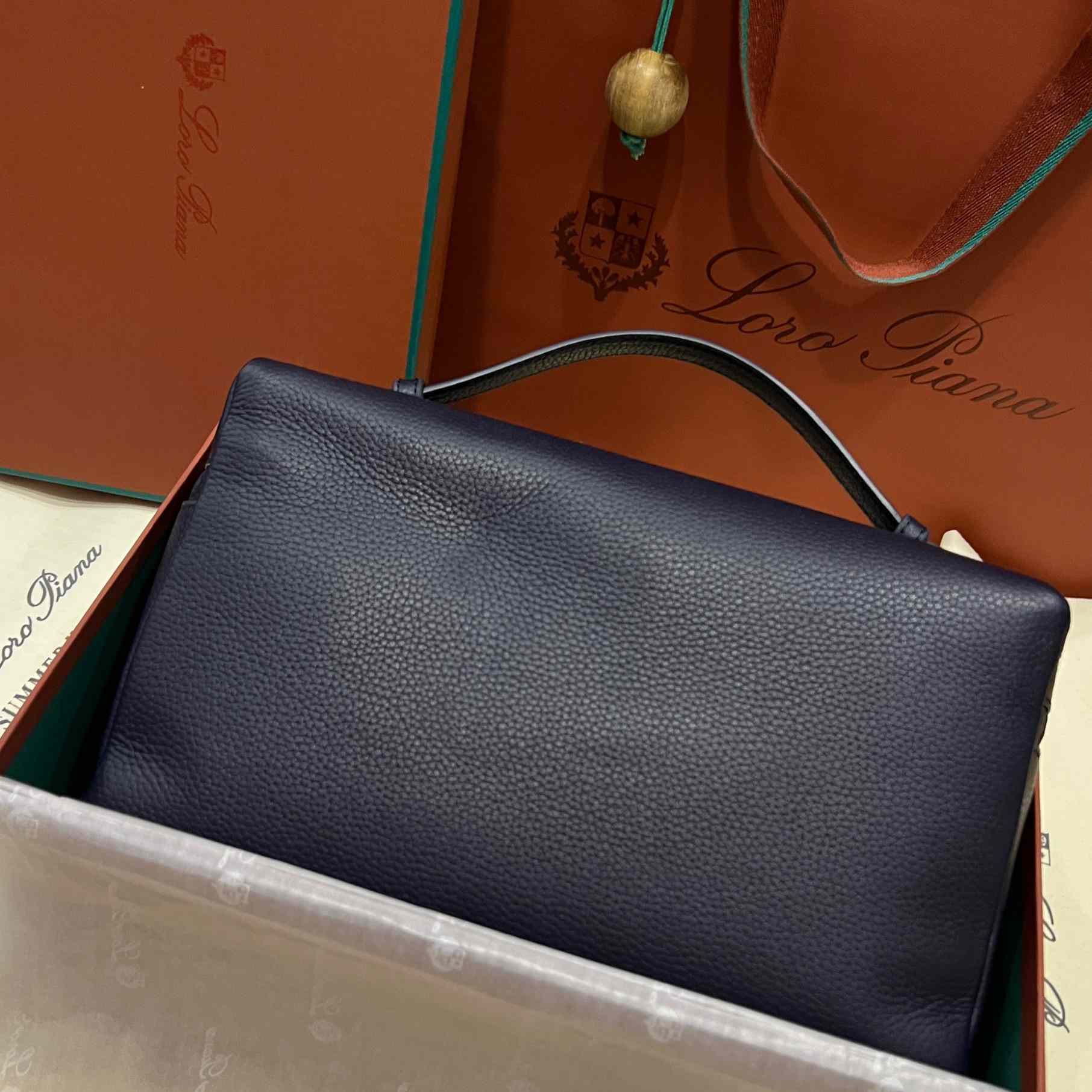 Loro Piana Extra Pocket Pouch L27 - FashionPlug