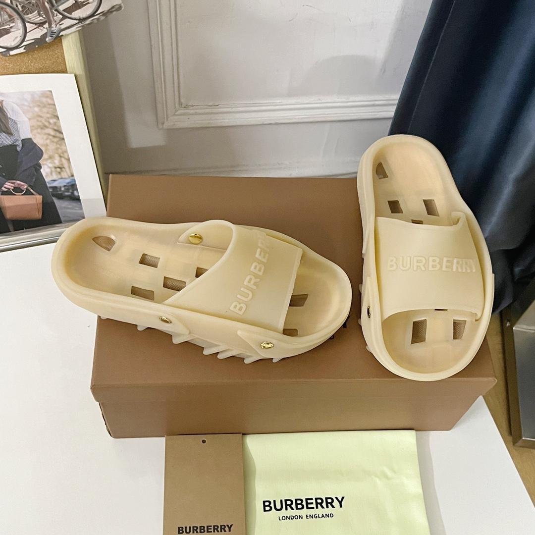 Burberry Bucklow logo slides - FashionPlug