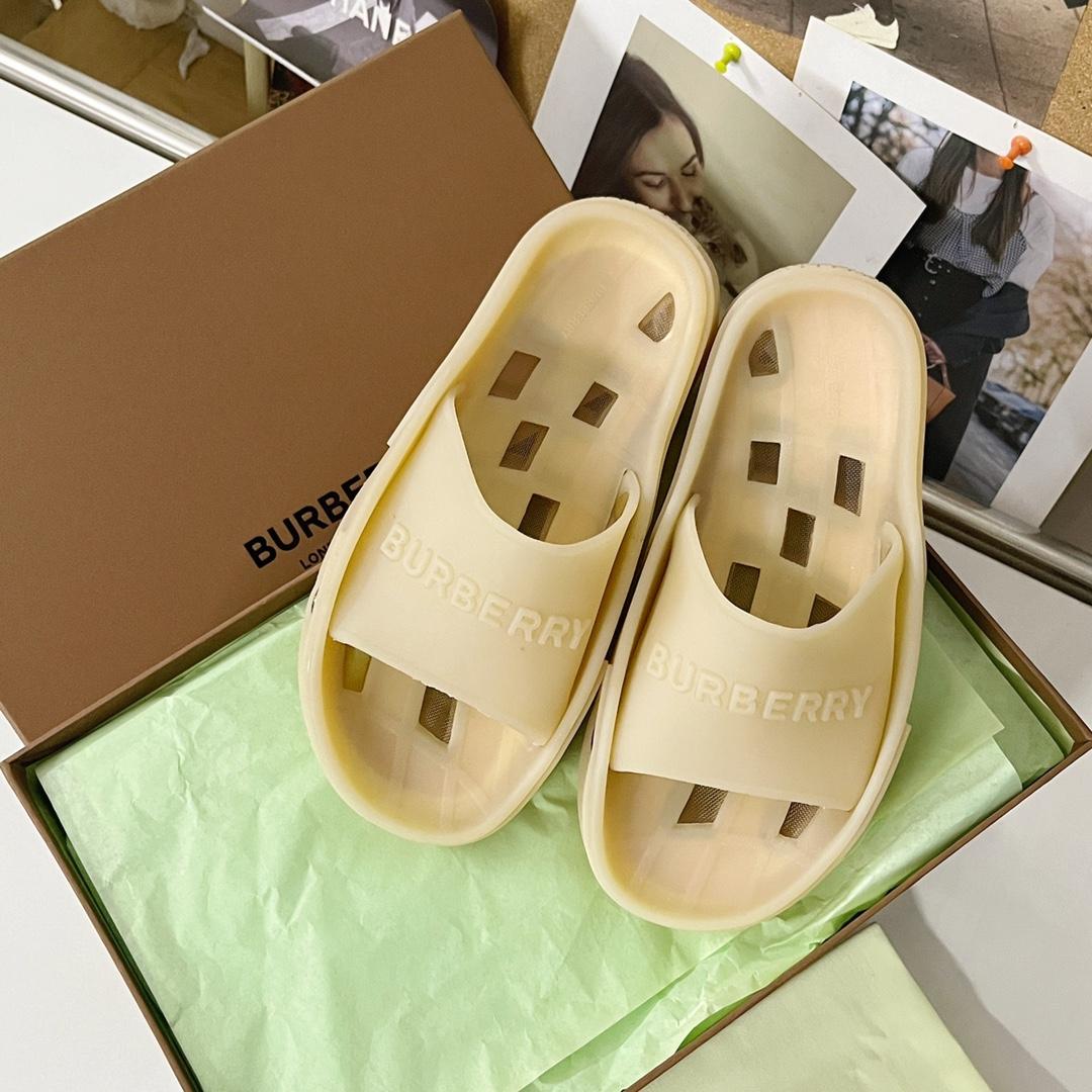 Burberry Bucklow logo slides - FashionPlug