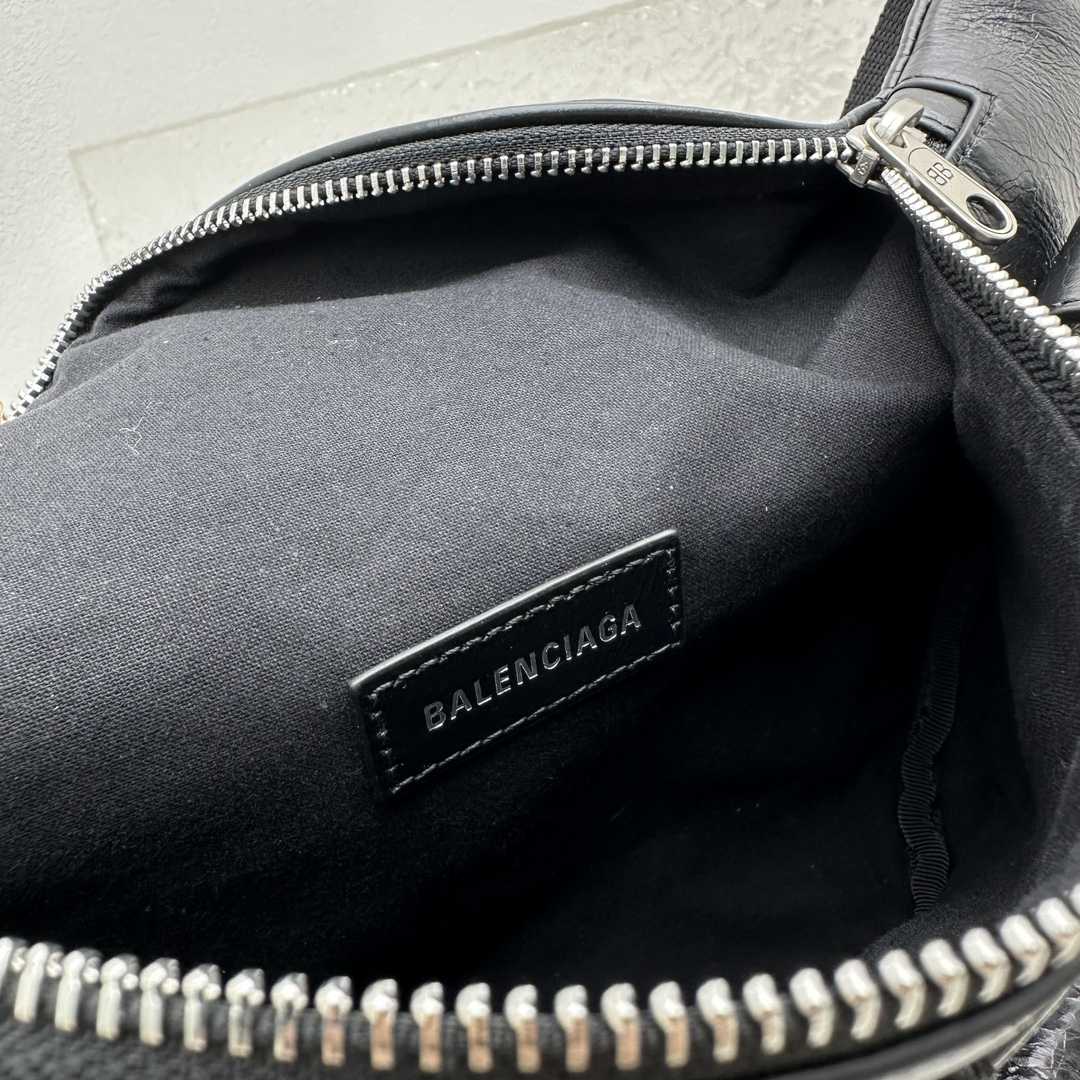 Balenciaga Superbusy Beltpack In Black - FashionPlug