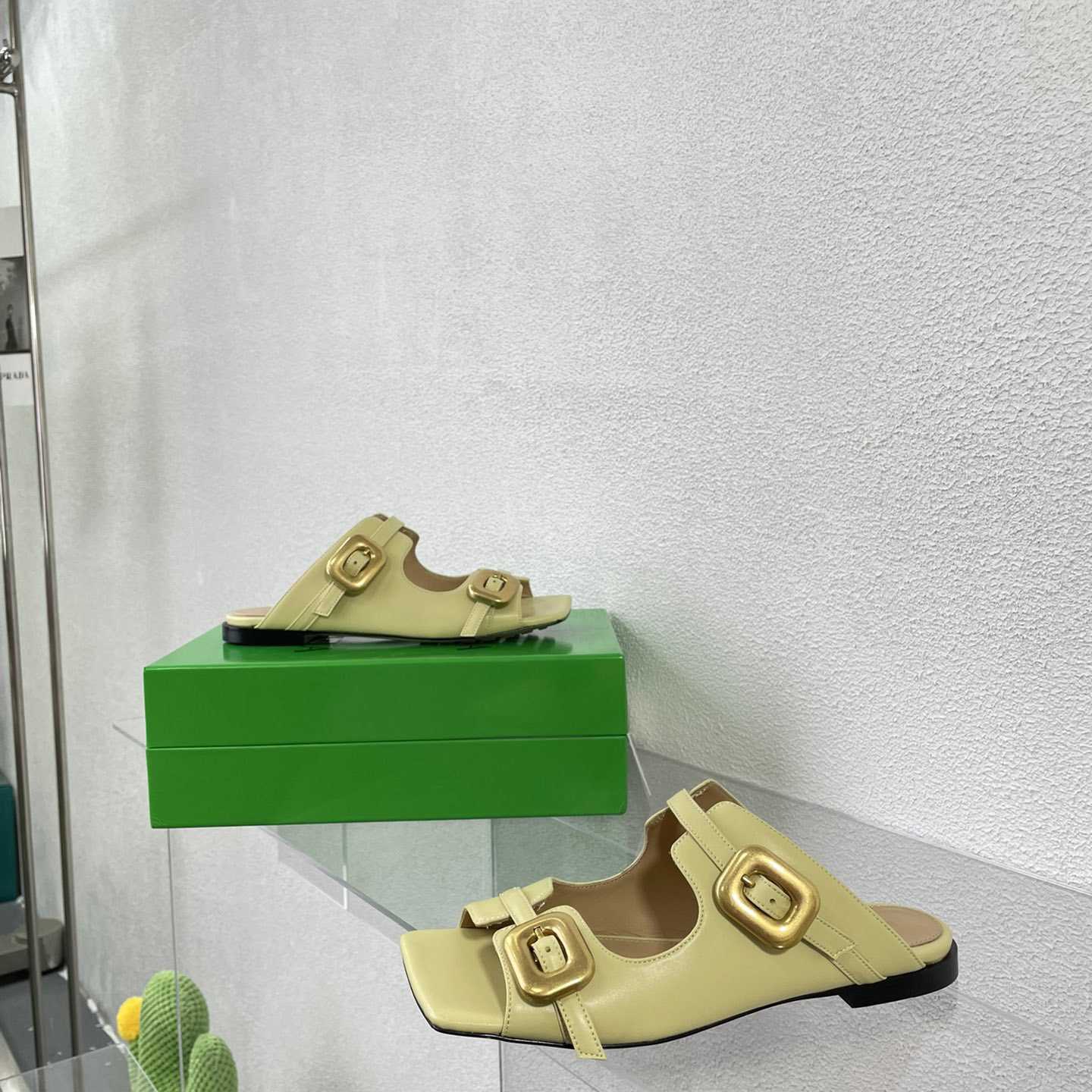 Bottega Veneta Stretch Buckle Mule Sandal Flat - FashionPlug