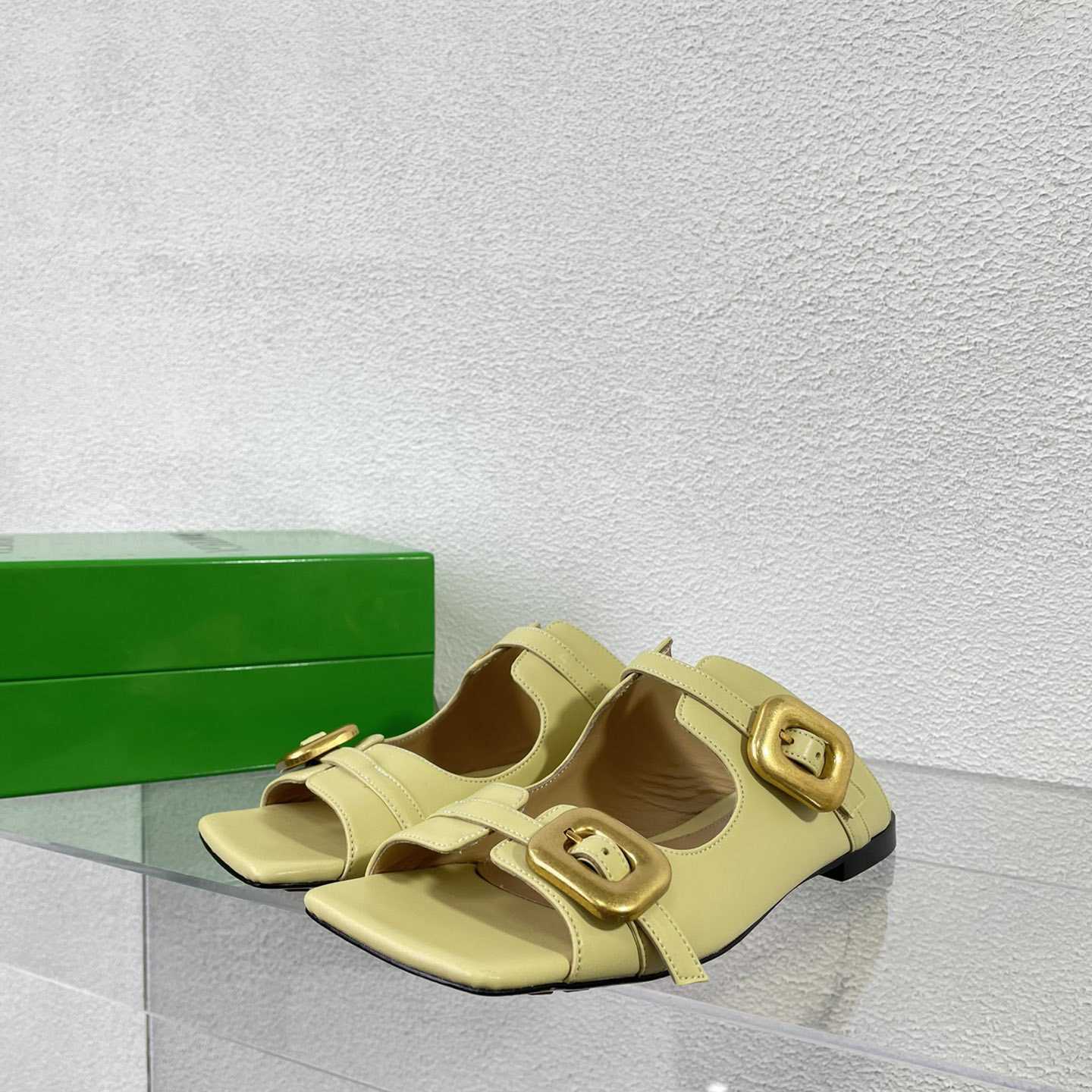 Bottega Veneta Stretch Buckle Mule Sandal Flat - FashionPlug