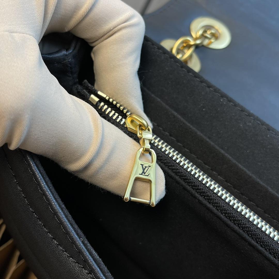 Louis Vuitton New Wave Chain Bag (24x14x9cm)    M58552 - FashionPlug