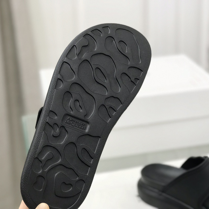 Alexander Mqueen Women's Hybrid Slide In Black/Silver - FashionPlug