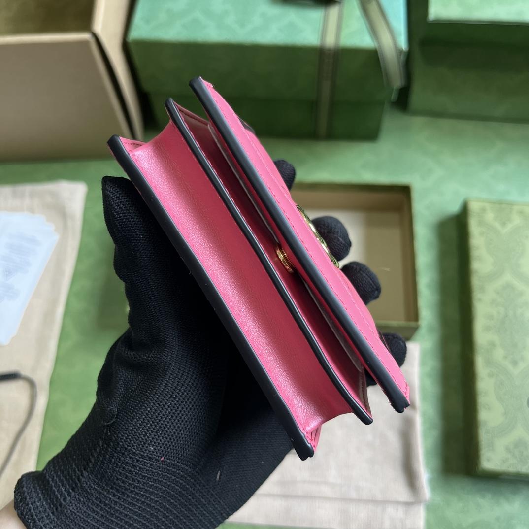 Gucci GG Matelasse Card Case Wallet - FashionPlug