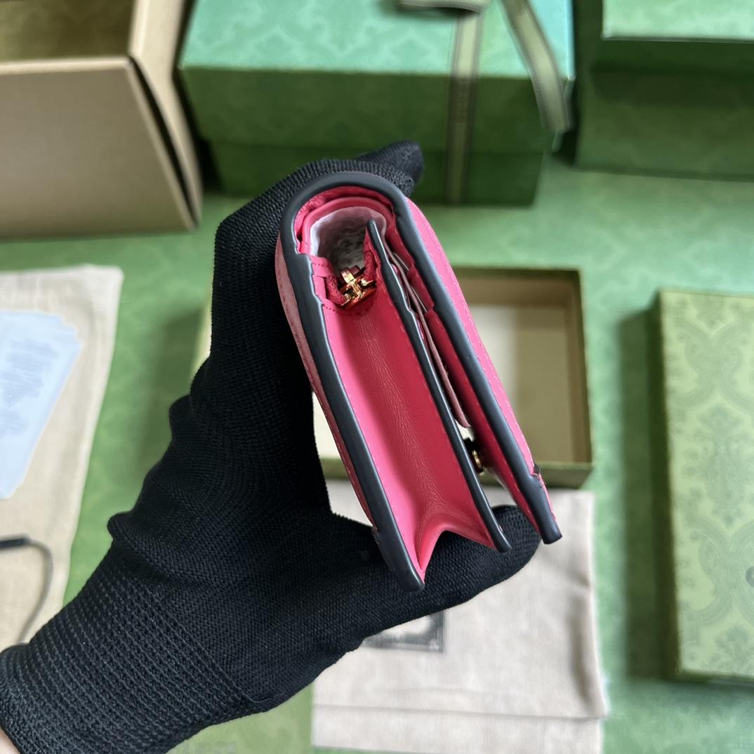 Gucci GG Matelasse Card Case Wallet - FashionPlug