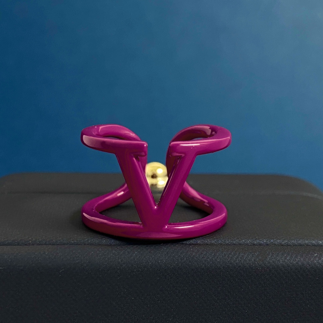 Valenti VLogo Signature Metal Ring - FashionPlug