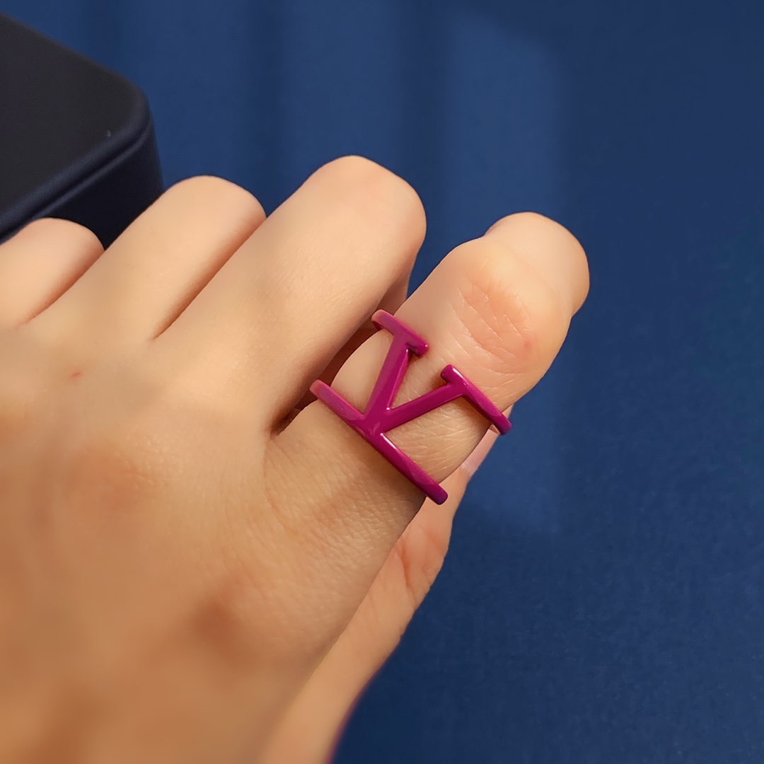 Valenti VLogo Signature Metal Ring - FashionPlug