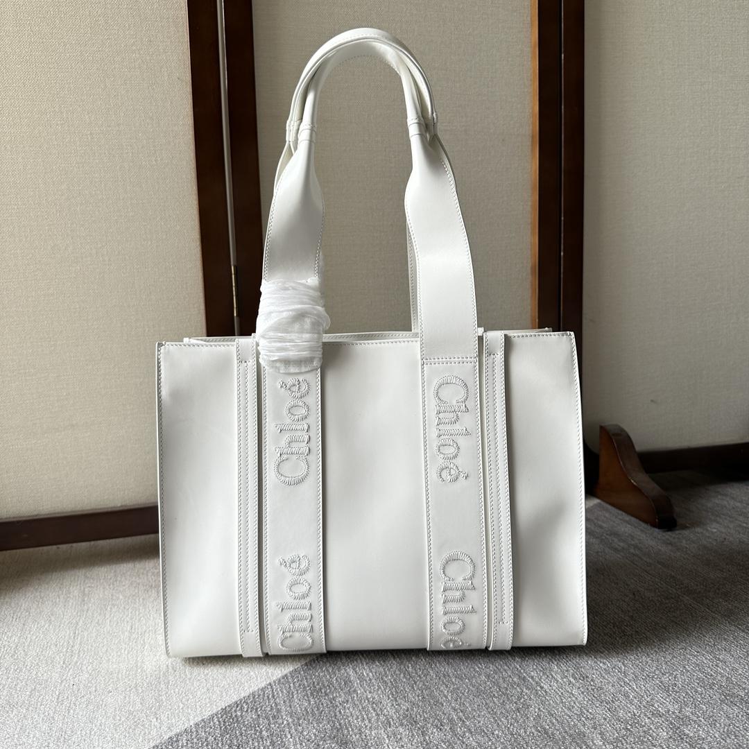 Chloe Medium Woody Tote Bag - FashionPlug