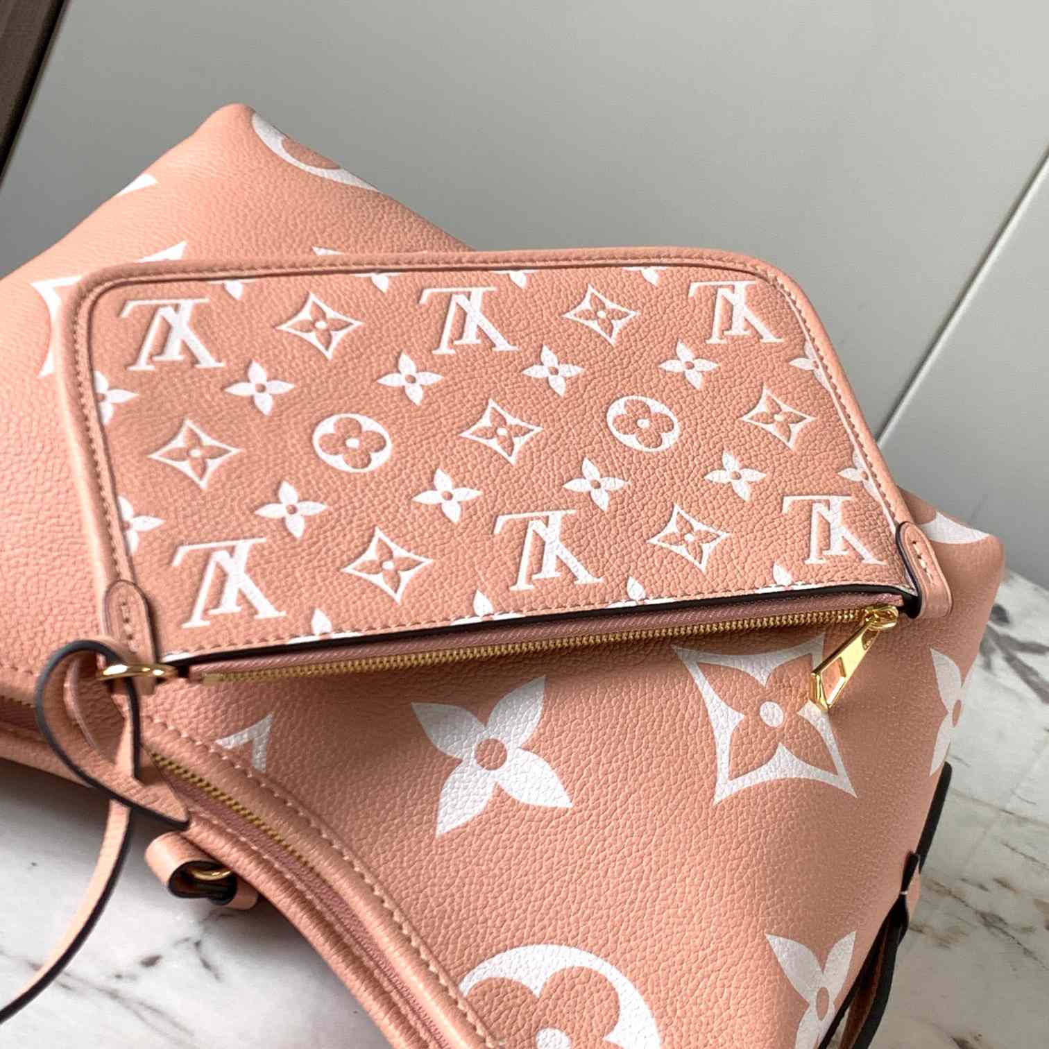 Louis Vuitton CarryAll PM Bag (24 x 29.5 x 12 cm)   M46298 - FashionPlug