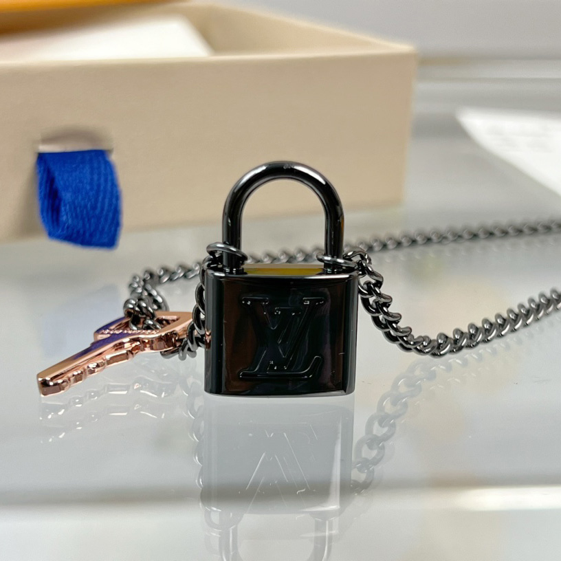 Louis Vuitton LV Padlock Pendant   M01149 - FashionPlug