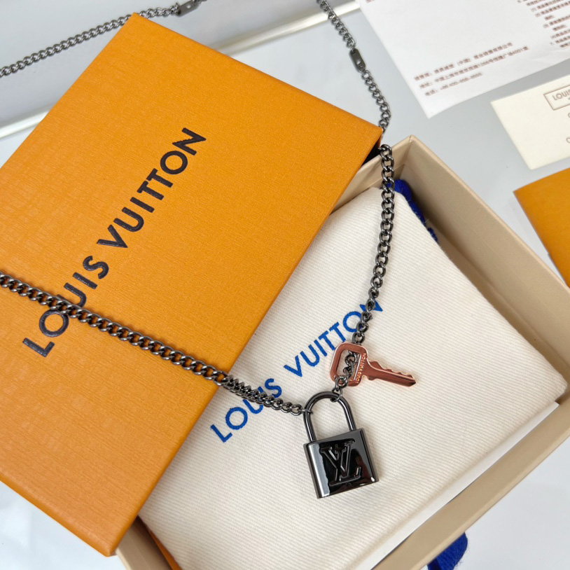 Louis Vuitton LV Padlock Pendant   M01149 - FashionPlug