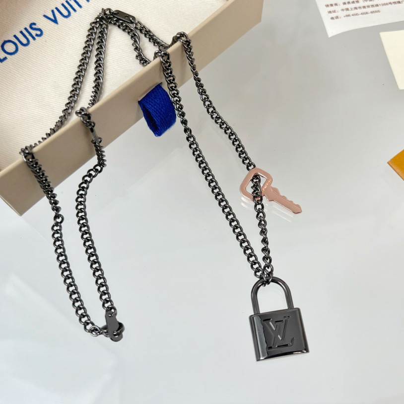 Louis Vuitton LV Padlock Pendant   M01149 - FashionPlug