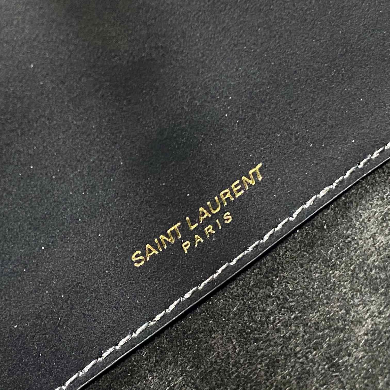 Saint Laurent Le 37 In Shiny Leather - FashionPlug
