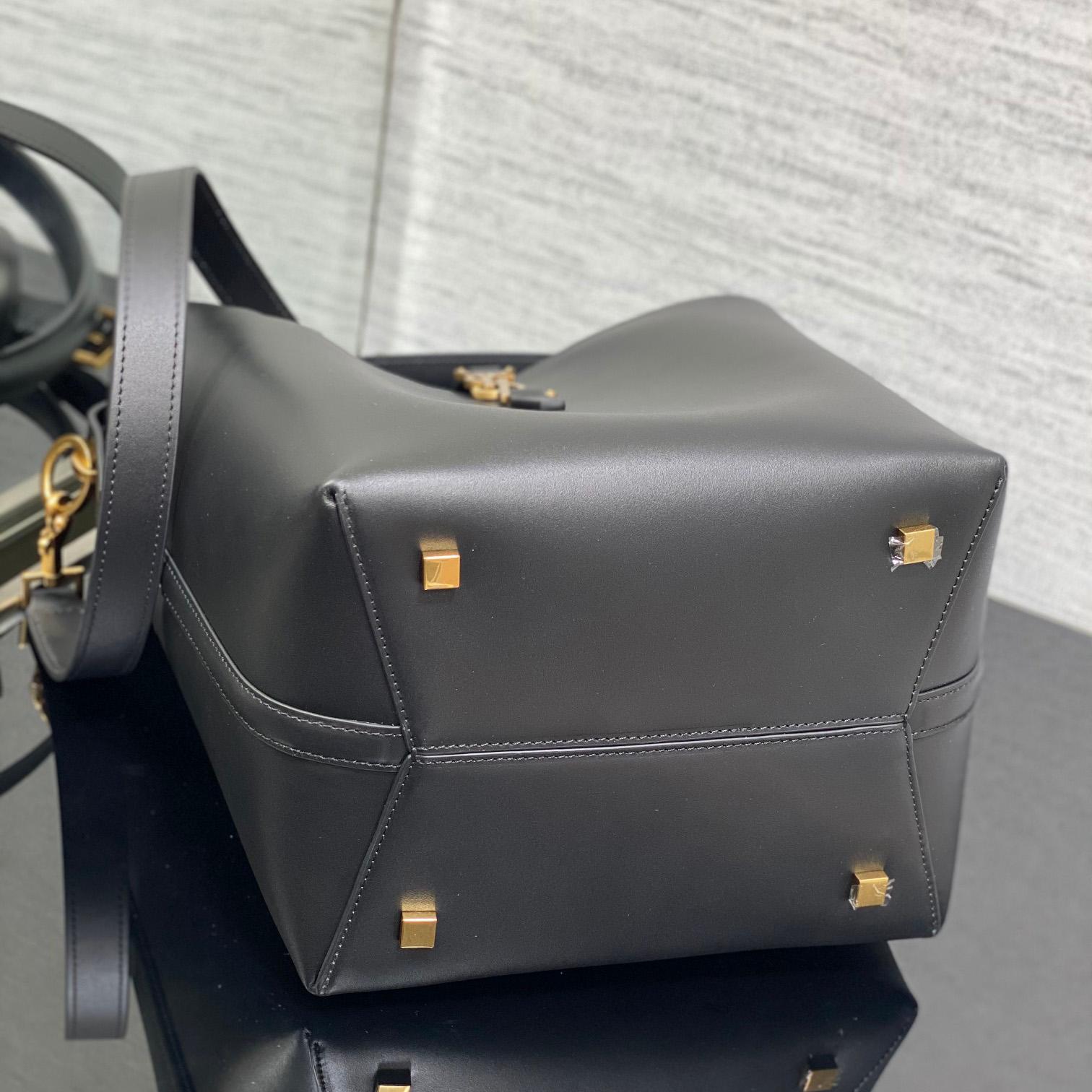 Saint Laurent Le 37 In Shiny Leather - FashionPlug