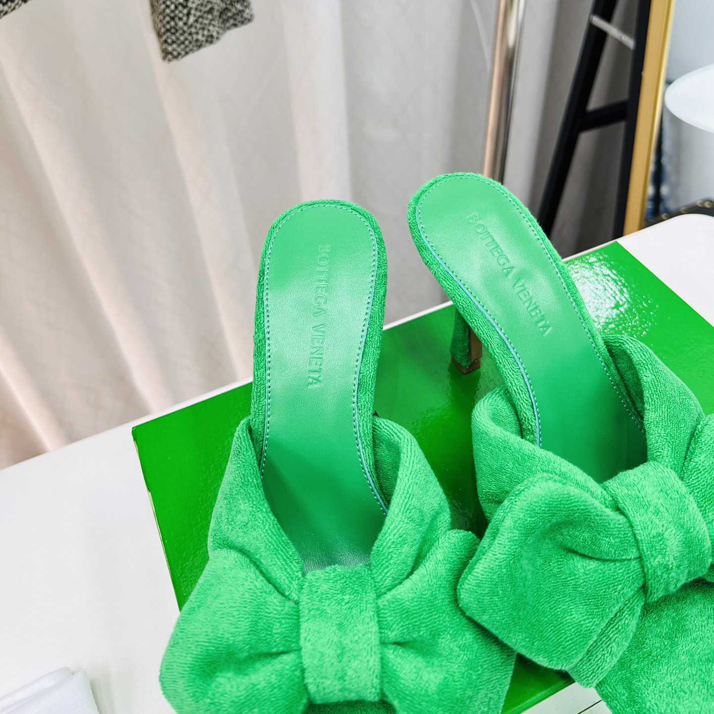 Bottega Veneta Green Heeled Sandals - FashionPlug