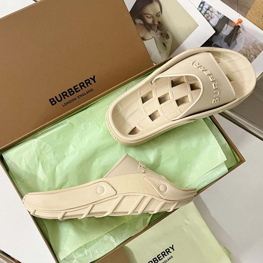 Burberry Bucklow logo slides - FashionPlug