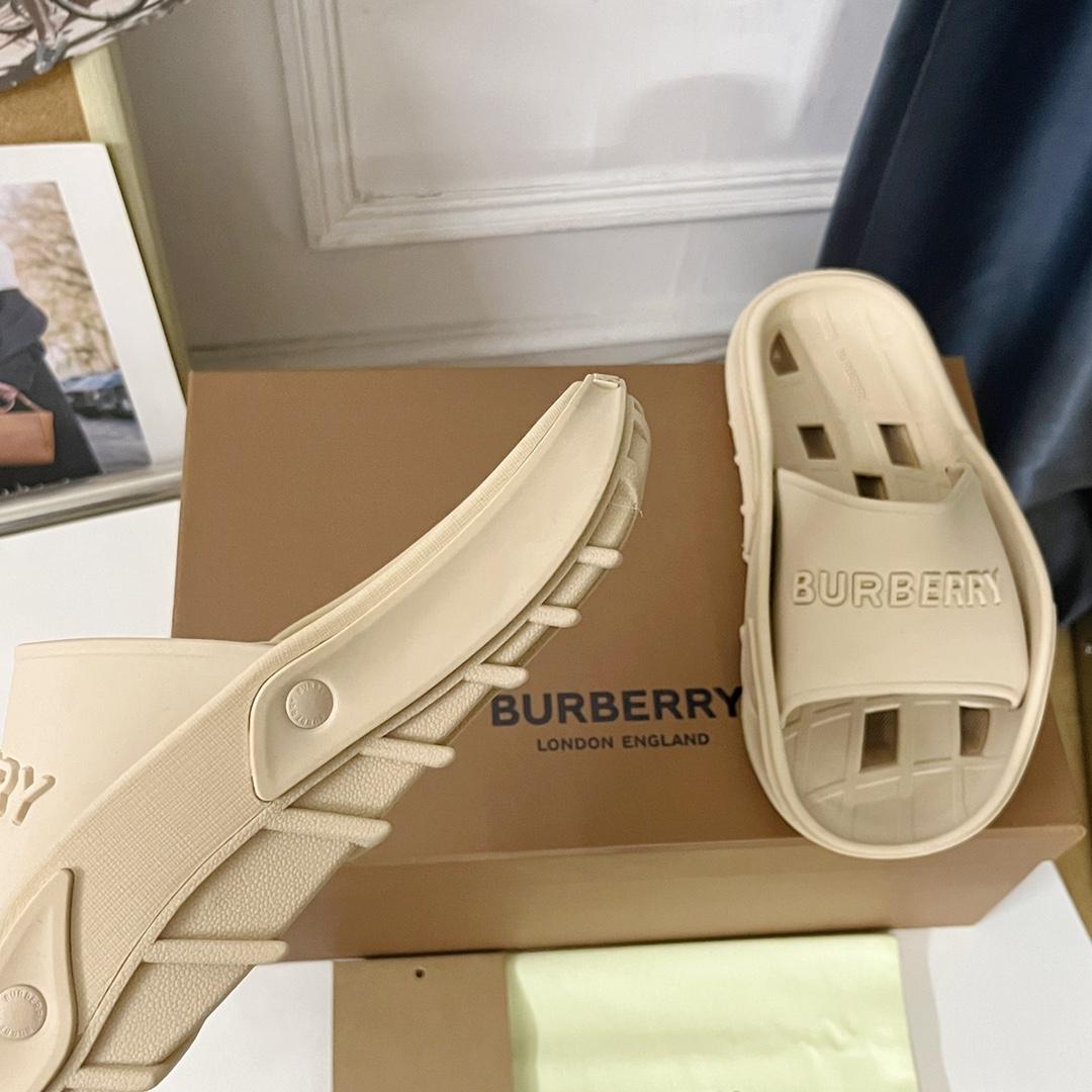 Burberry Bucklow logo slides - FashionPlug