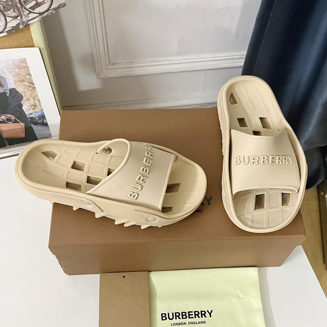 Burberry Bucklow logo slides - FashionPlug