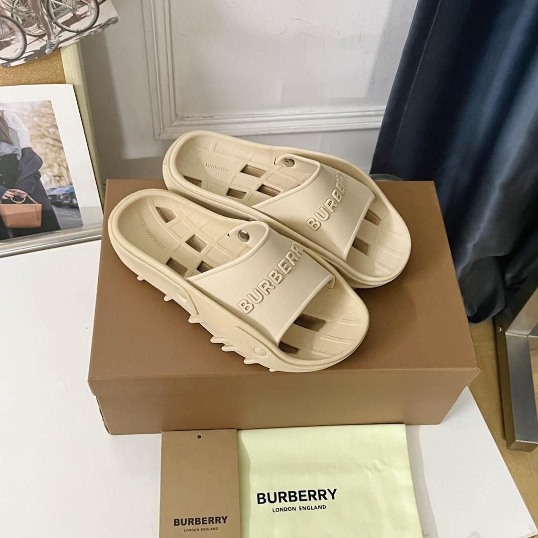 Burberry Bucklow logo slides - FashionPlug