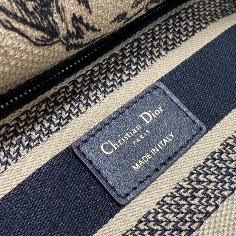 Dior Medium Lady D-lite Bag - FashionPlug