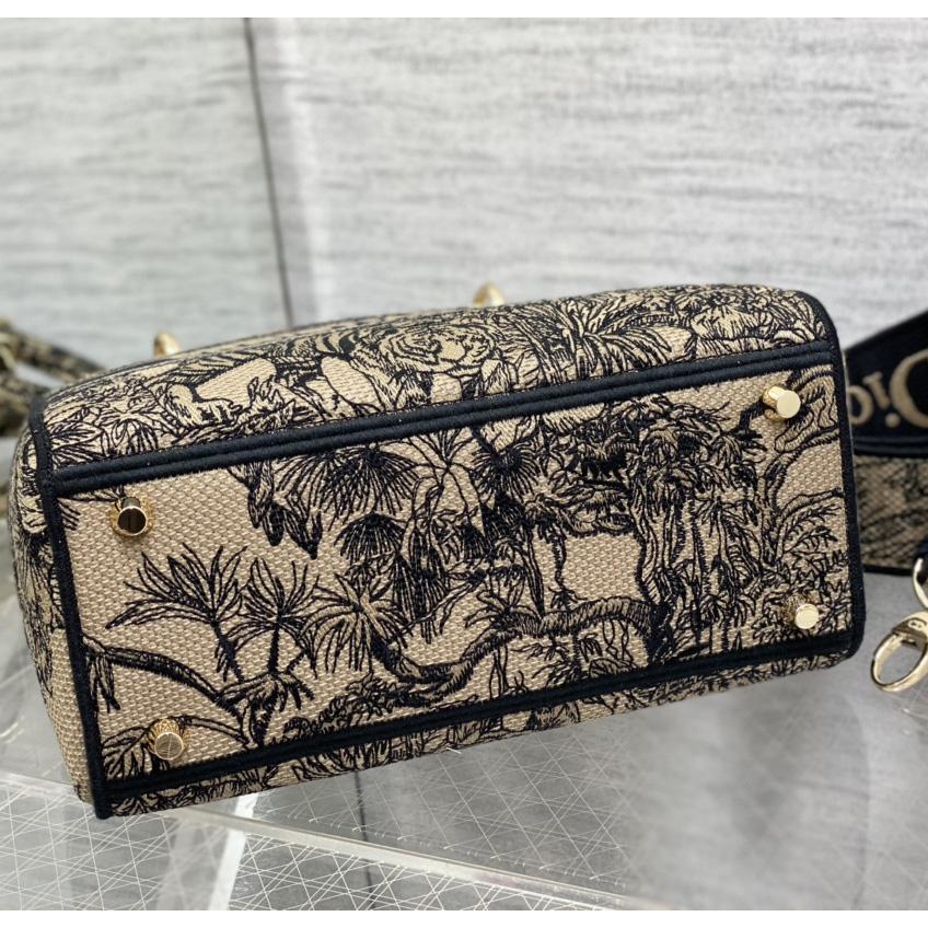 Dior Medium Lady D-lite Bag - FashionPlug