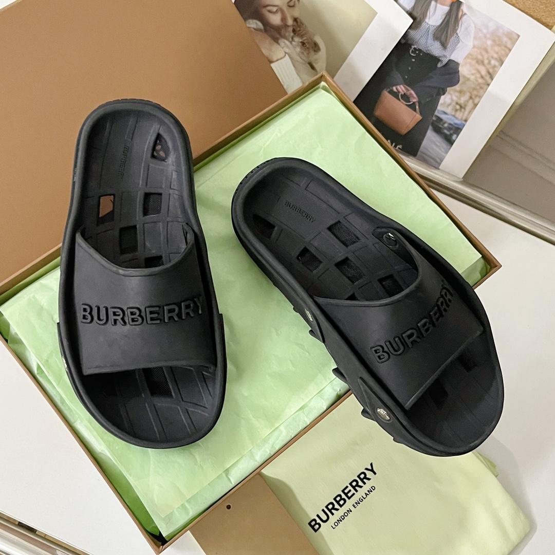 Burberry Bucklow logo slides - FashionPlug