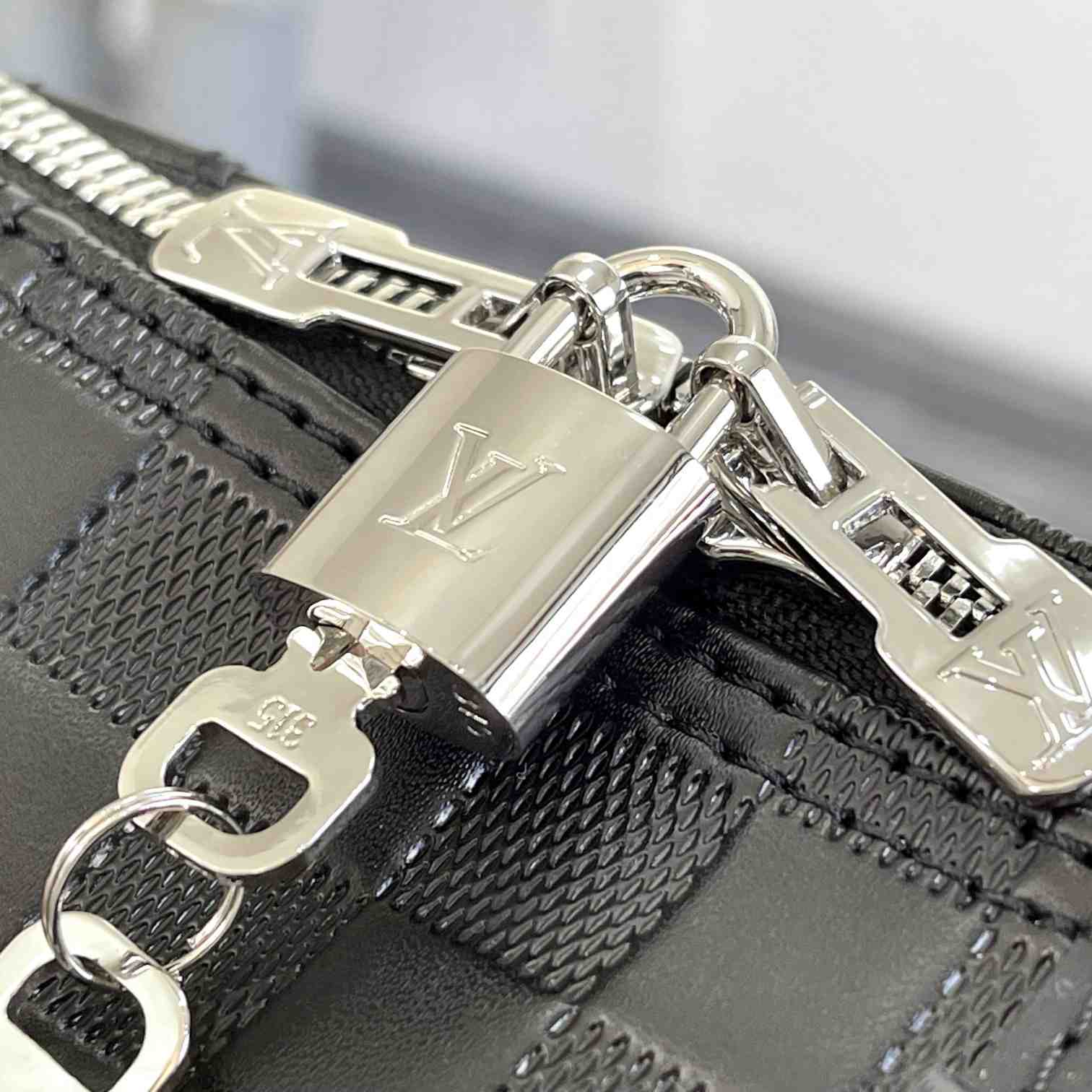 Louis Vuitton Keepall Bandoulière 50 Black    N41145 - FashionPlug