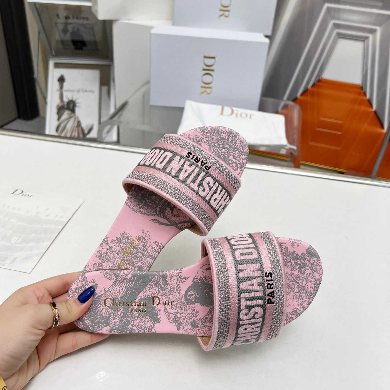 Dior Dway Slide - FashionPlug