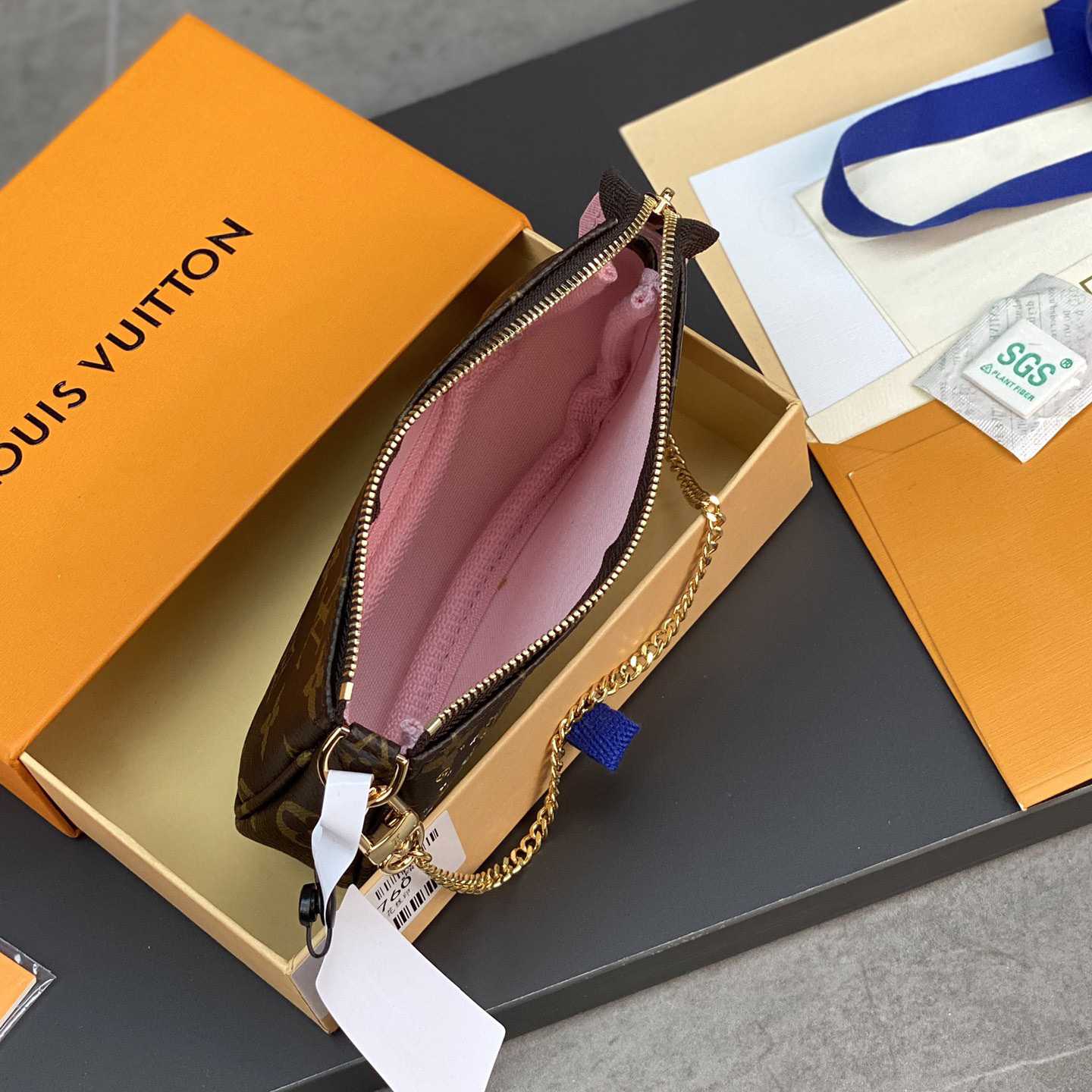 Louis Vuitton Mini Pochette Accessoires (15.5*10.5*4cm)  M81760 - FashionPlug