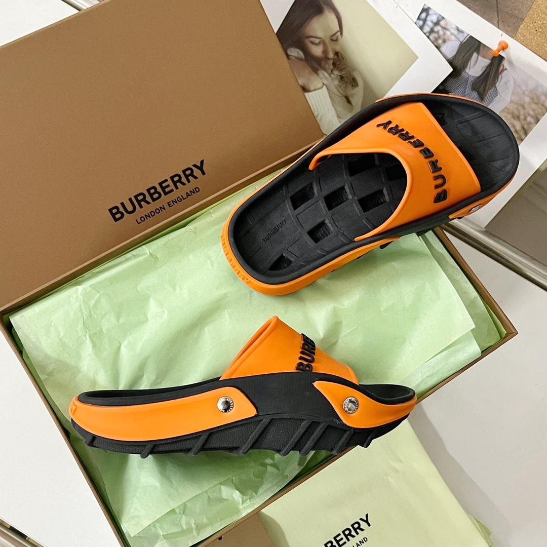 Burberry Bucklow Logo Slides - FashionPlug