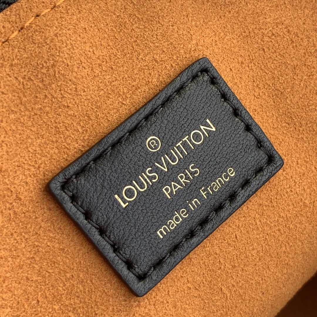 Louis Vuitton Coussin PM Black Lamb (34 x 24 x 12cm)    M57783 - FashionPlug