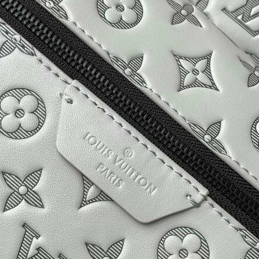 Louis Vuitton Discovery Backpack (29-38-20cm)    M46557 - FashionPlug
