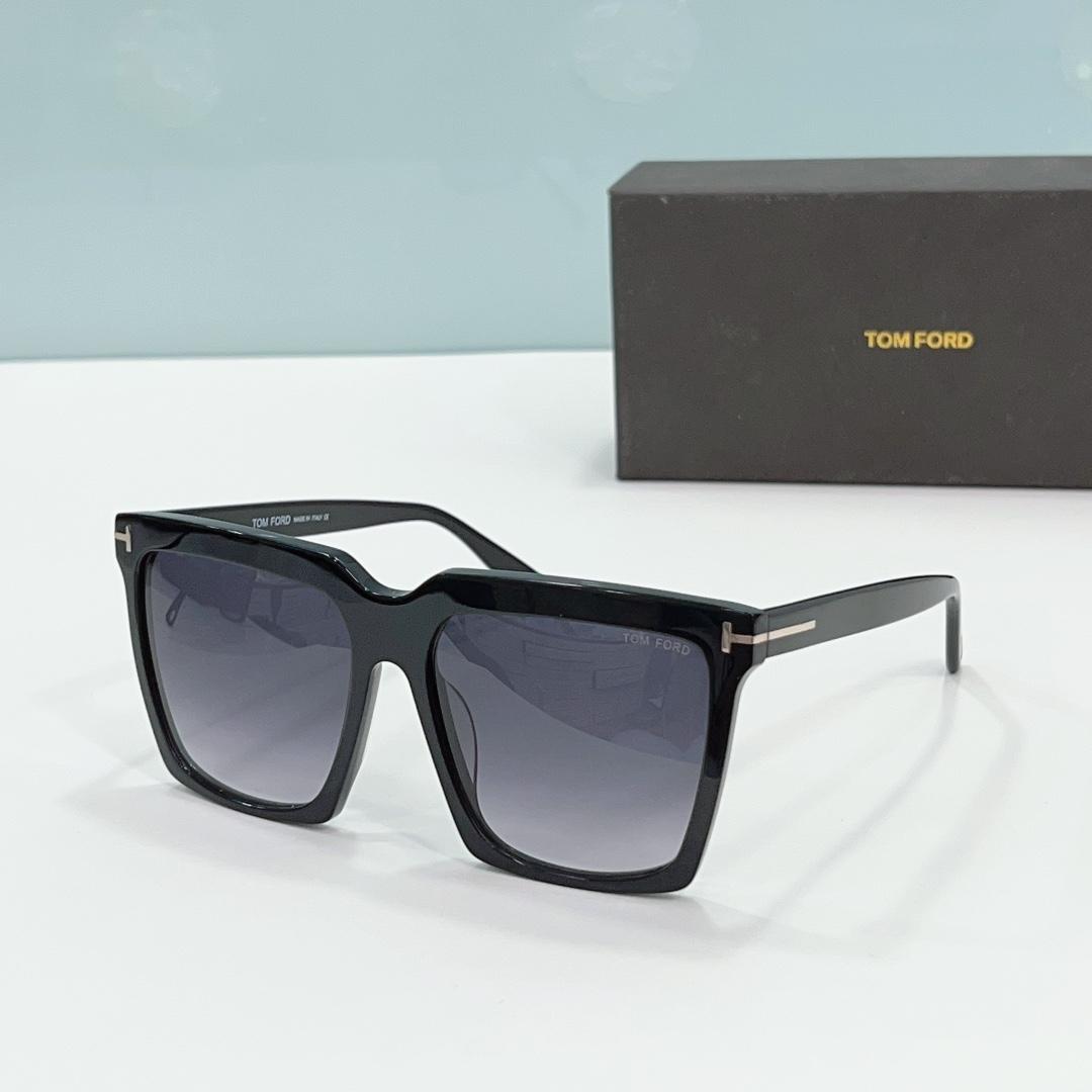 Tom Ford Polarized Sabrina Sunglasses - FashionPlug