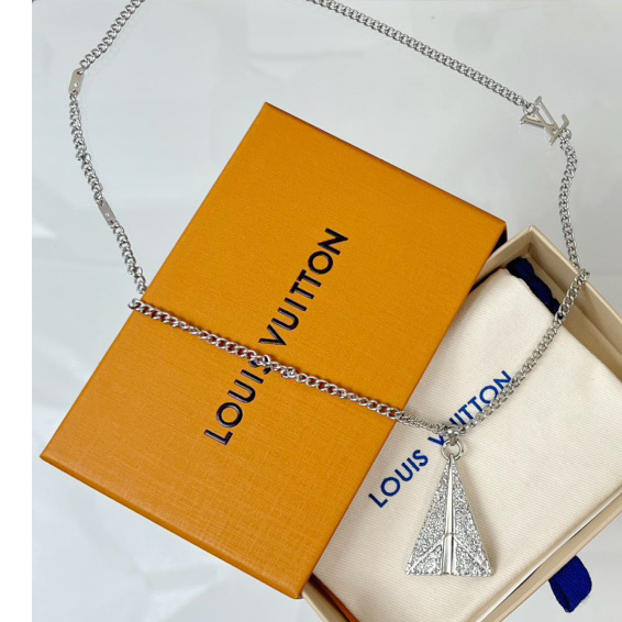 Louis Vuitton LV Paperplane Necklace      M01034 - FashionPlug